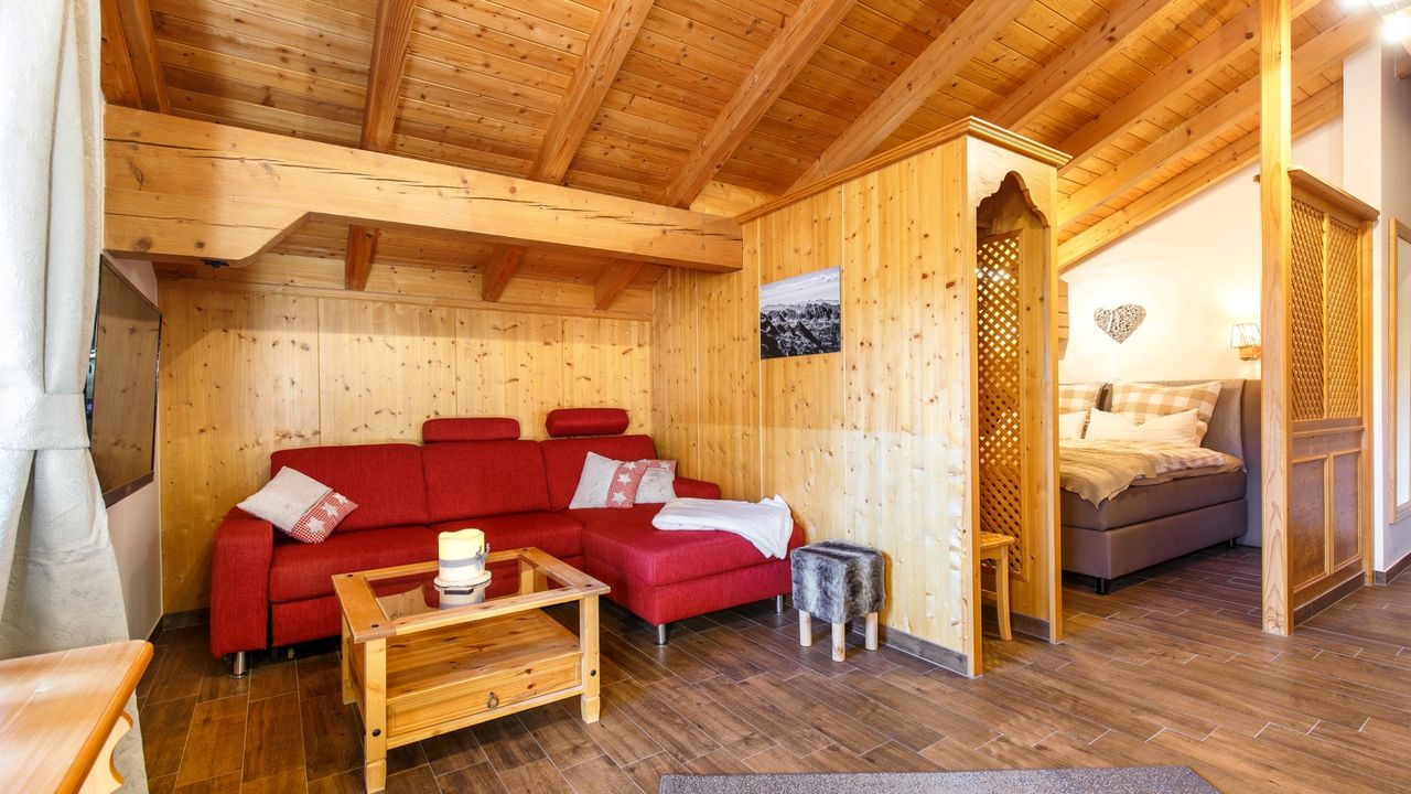 Wohnbereich und Schlafbereich Fewo Rauschberg Wohnbereich und Schlafbereich Fewo Rauschberg